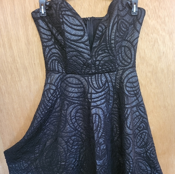 Windsor black patterned corset skater cocktail dress. Worn once! Jnr. Large - Picture 16 of 16